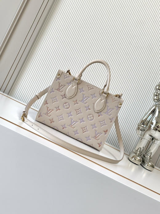 秋冬特惠💰1490 渠道级LV【全钢五金 MB163c01变码芯片】te级LV 全套包装 M25770 本款 OnTheGo小号手袋出自Dream系列 商品图2