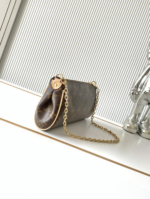 秋冬特惠💰1130 渠道级LV【全钢五金 MB163c01变码芯片】te级LV 全套包装 M13567老花 本款 Pochette Eva 手袋 商品图1