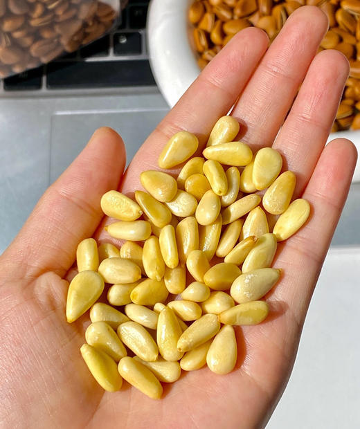 💥炸穿底价💰29.9到手6袋【君味唻开口松子】🌰天然醇厚松木爆香，入口油润不腻越嚼越上头😋 ✅ 源自东北红松🌲人工精挑细选👐琥珀外衣一剥秒掉🍯，雪白油润果肉嫩到流油💦 商品图4