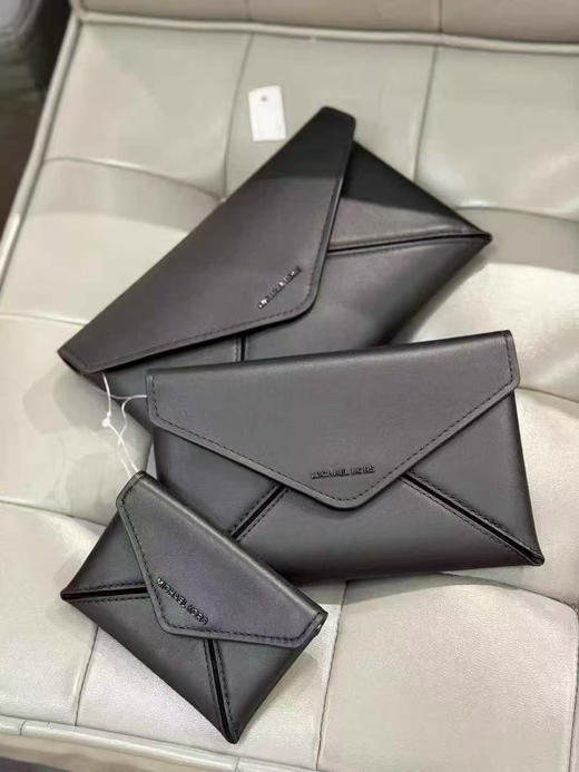 清仓特价🉐599￥🇺🇸直邮，mk专柜款三合一手包钱包卡包，黑色全皮 商品图0