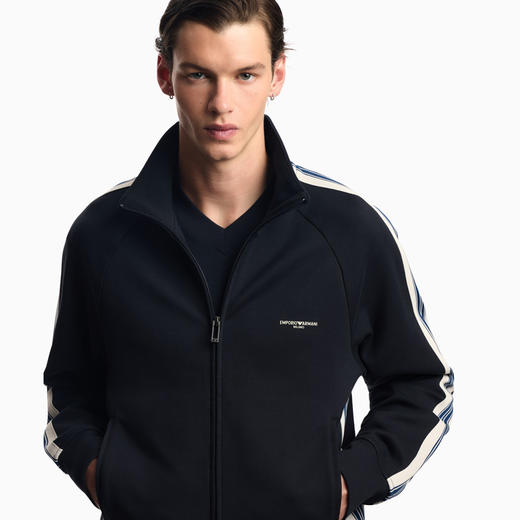 EMPORIO ARMANI 阿玛尼 男士饰有撞色条纹 ASV 全拉链运动卫衣 黑色 EM002872 AF13488 UB118 商品图3