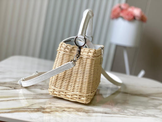 秋冬特惠💰1600 渠道级LV 新品 te级LV 动态芯片 N85520/M48865白鳄鱼竹篮 本款Capucines手袋 商品图1