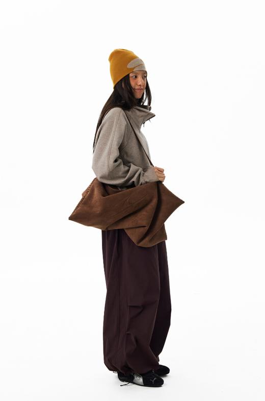 CryingCenter  反毛皮饺子红棕色单肩斜跨包大饺包 哭喊中心 商品图5