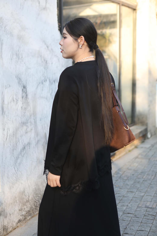 一周发货【薄绒蕾丝花边套头衫】「浪漫蕾丝边」软fufu莱塞尔套头衫｜弧形裁切自带层次感，宽松衣身藏肉绝了！！！韩国出口款，成分莱赛尔29% 棉29% 聚酯纤维30%氨纶12% 商品图7