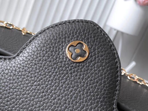 秋冬特惠💰1850 渠道级LV 新品 te级LV 动态芯片 M13714/M48865黑拼樱桃链条 本款Capucines手袋 商品图6