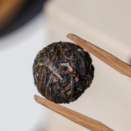 来捡漏【景迈龙珠】2022年普洱生茶龙珠古300年古树龙珠500g木箱装 商品图2