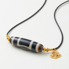 天珠横款配LOGO牌挂坠