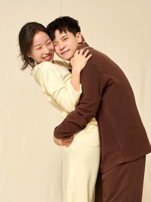 一店d 𝐔*𝐛𝐫𝐚𝐬家爆款『奶酪绒』系列家居服 女款➕男款
奶酪绒系列真的超乎想象的舒服 上身就像被云朵包裹 软糯高弹一整天都不想换！！ 商品图2