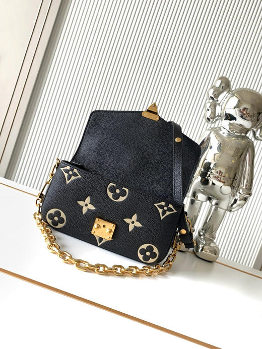 秋冬特惠💰1550 渠道级LV【全钢五金 MB163c01变码芯片】te级LV 全套包装 M46596黑色丝印  本款Pochette Métis East West手袋 商品图6