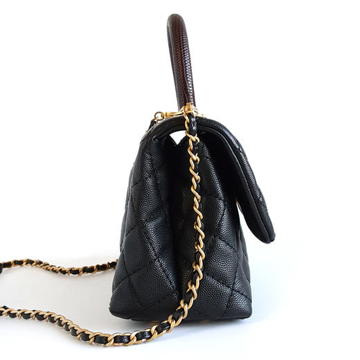 【95新】CHANEL香奈儿A92990 Y83569 N0735小号黑金荔枝皮红蜥蜴手柄Coco handle手提单肩包女士081125NJS03 商品图3