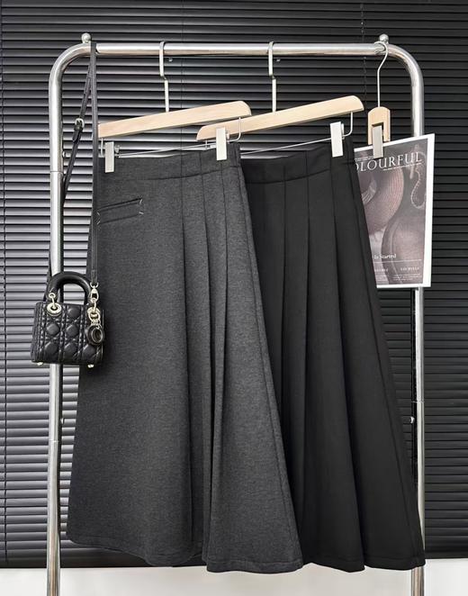 冬季软糯厚款遮胯显瘦百褶智性半身裙 商品图10