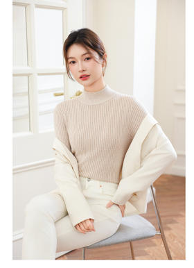 ❗️仙气爆表的【西蒙日记新款韩系半高领加绒打底衫JYF6007】比普通澳绒暖和多了❗️御寒保暖，整个手感就是软软糯糯气质大方😍可谓是冬日的小暖炉~