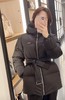 D112548女士黑色中长款含腰带羽绒夹克羽绒服 商品缩略图8