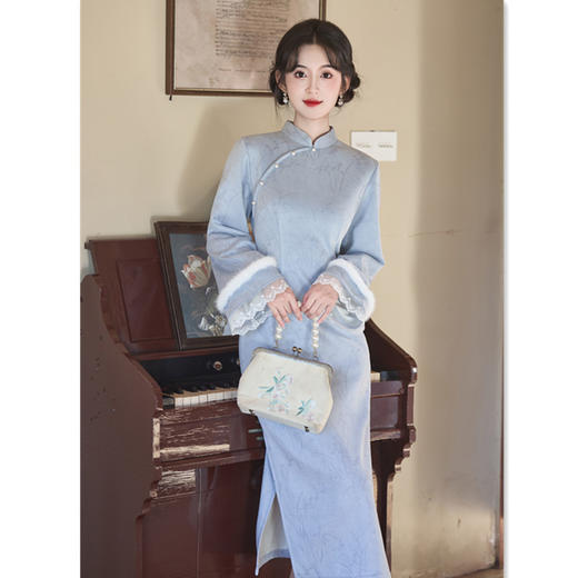 GX麂皮绒加绒长款倒大袖旗袍2025冬季新款时尚改良年轻少女日常旗袍 商品图2