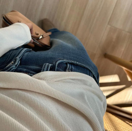 老米优品🎈3-5天！两个领型《一级抗起球！优可丝半高领/圆领打底衫》软乎乎的坑条打底tee, 显瘦又温柔！ T251125A 商品图3