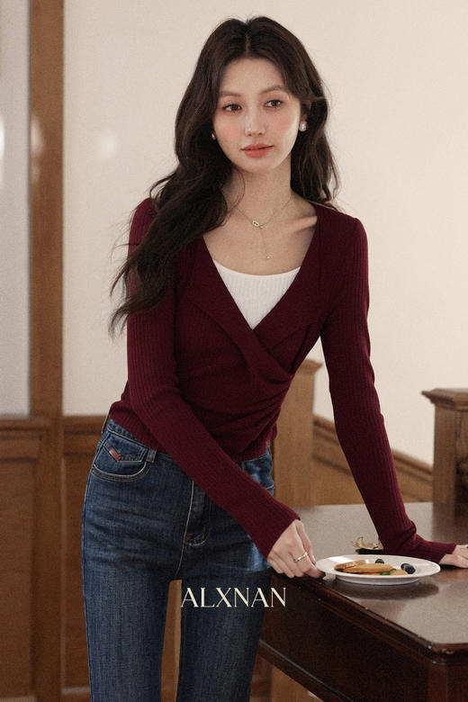 【6折秒杀】鹿向南「视线焦点」法式复古气质女秋季设计感显瘦假两件长袖上衣DYL663031 商品图3