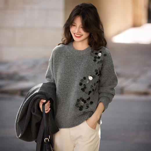 【11/26新品】熙世界「璀璨珠片绣」灰色圆领毛衣女宽松慵懒秋冬气质套头针织衫 商品图4