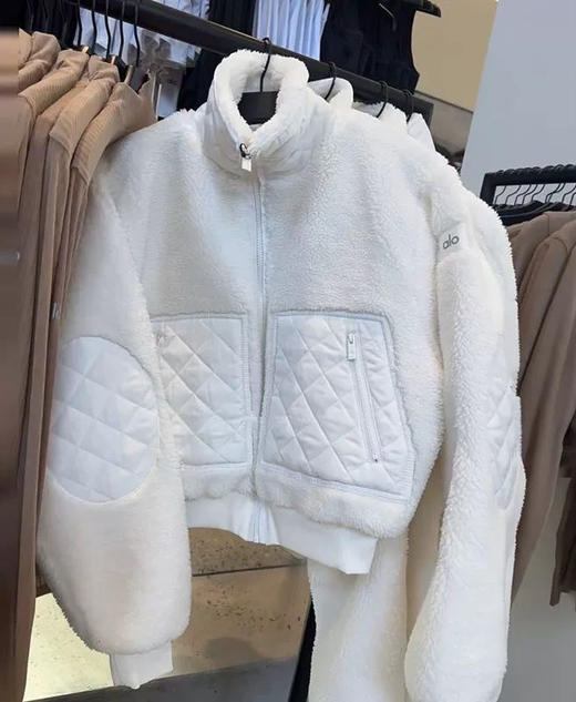 【秒杀价已调 直接拍】火爆的 Alo 上线开卖  智秀同款 立领短款 秋冬飞行员 羊羔绒外套 商品图5