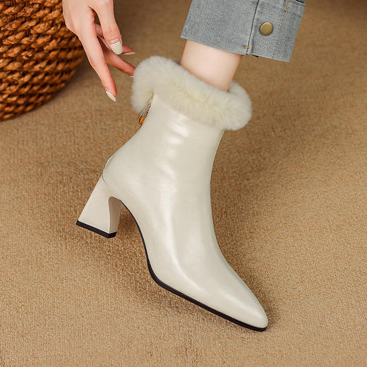 【预售5天】高跟尖头短靴，女神气质通勤细跟大码毛毛时装靴898-812 商品图2
