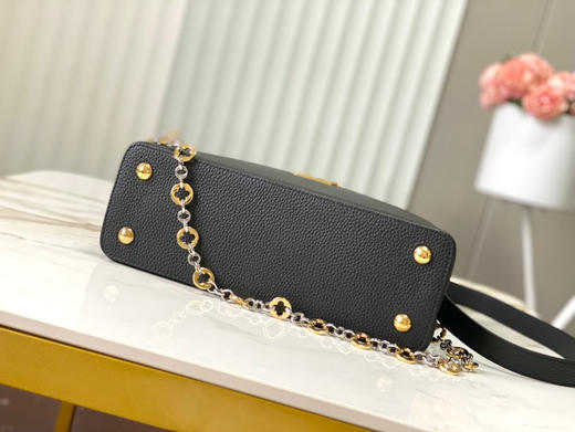 秋冬特惠💰1850 渠道级LV 新品 te级LV 动态芯片 M12936/M48865黑色圆花环扣款 本款Capucines 手袋 商品图8