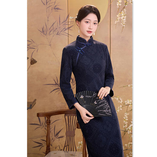 GX雪尼尔印花加绒长袖旗袍2025冬季新款复古国风大码旗袍 商品图2