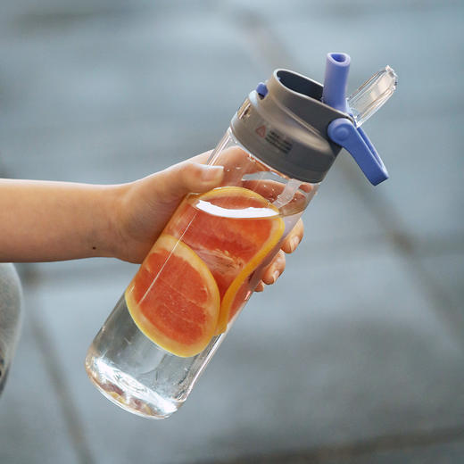 6943819125875 乐扣乐扣Lock&Lock大容量男女生户外便携折扇式吸管运动水杯750 ML 商品图1