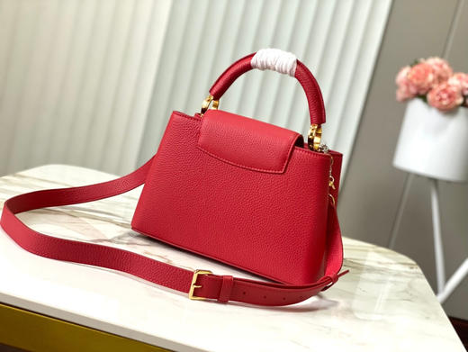 秋冬特惠💰1750 渠道级LV 新品 te级LV 动态芯片 M12936/M48865红色圆花环扣款 本款Capucines 手袋 商品图2