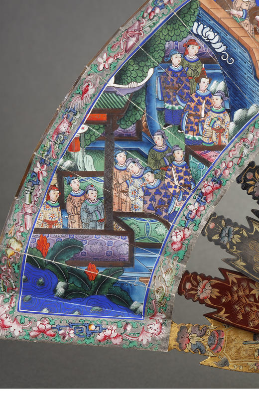 独角鹿西洋古董清代晚期十三行出品纸本彩绘「郭子仪拜寿图」髹漆描金骨折扇 商品图3