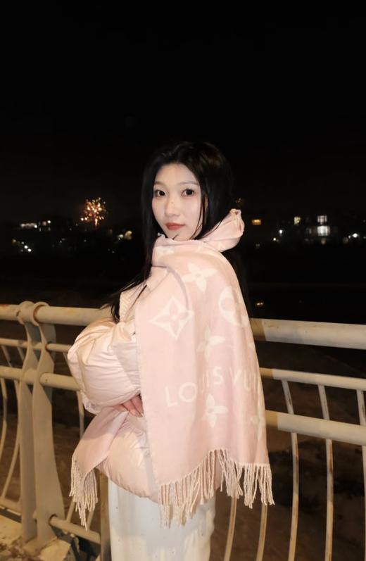 L名媛粉羊绒桑蚕丝围巾 商品图3