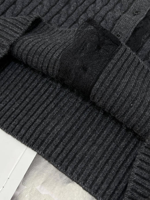 【秒杀价已调 直接拍】小禾 复古慵懒风 羊绒混纺 修身 麻花绞花 针织开衫 蕾丝显瘦圆领 温柔外套 商品图13