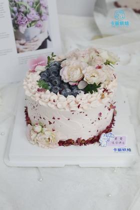 蓝莓鲜花蛋糕