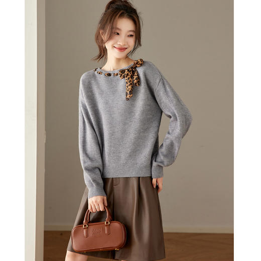 CC慵懒风圆领蝴蝶结豹纹飘带毛衣女宽松高级感针织衫好看打底上衣厚 商品图3