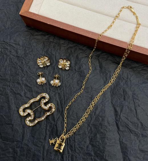 25凯旋门系列 空心锁项链/珍珠花耳钉/镶钻胸针/戒指 商品图1