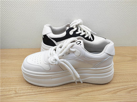 2024豪行春季新款24182199真皮运动休闲低跟女单鞋小白鞋 商品图0