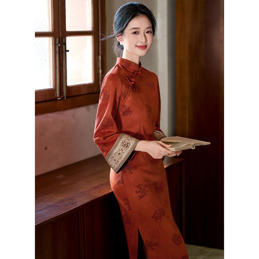 【预售5天】新中式旗袍红色气质复古，年轻款改良麂皮绒连衣裙女长袖GX-4009 商品图2