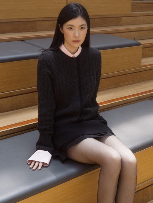 【秒杀价已调 直接拍】小禾 复古慵懒风 羊绒混纺 修身 麻花绞花 针织开衫 蕾丝显瘦圆领 温柔外套 商品图7