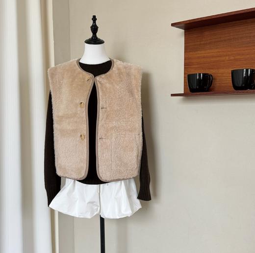 【澳洲品牌】EVERAU    奥巧旋风羊皮毛一体双面马甲EA8036 商品图4