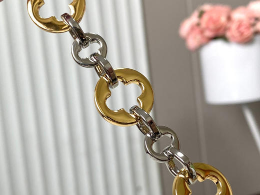 秋冬特惠💰1750 渠道级LV 新品 te级LV 动态芯片 M12936/M48865黑色圆花环扣款 本款Capucines 手袋 商品图6