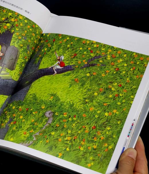 【特别推荐】几米签绘本经典作品:《地下铁》，大块文化2012年出版，精装全彩印16开。售价139元。 商品图6