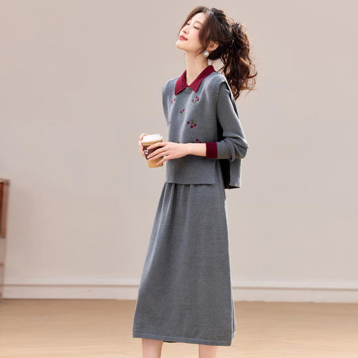 CC 7042翻领刺绣两件套针织连衣裙马甲背心中长款毛衣裙 商品图0