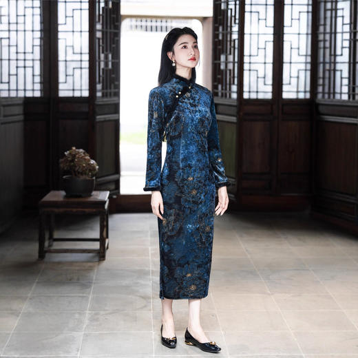 GX复古中国风金丝绒印花长款旗袍2025秋冬款改良中式长袖旗袍 商品图1