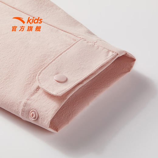 安踏儿童外套女大童装姆明Ⅲ生物基防泼水连帽梭织运动上衣362536607 商品图4