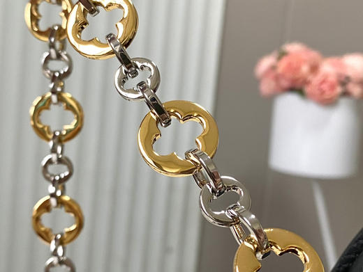 秋冬特惠💰1850 渠道级LV 新品 te级LV 动态芯片 M12936/M48865黑色圆花环扣款 本款Capucines 手袋 商品图6