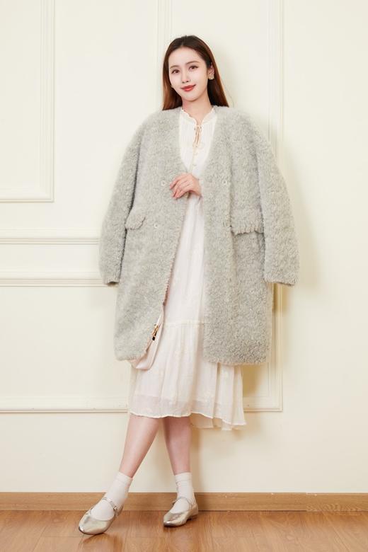 ESTELLICA 知性优雅V领廓形宽松羊羔毛大衣 21125 商品图3