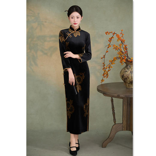 GX黑丝绒国风中式长款加绒旗袍2025冬季新款复古修身长袖旗袍 商品图0