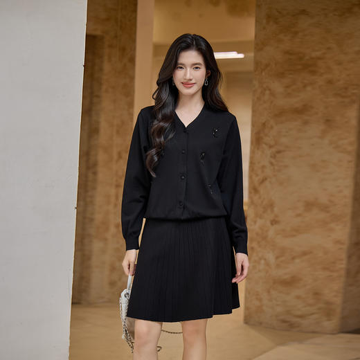 奢姿大码女装2025秋季新款胖妹妹时尚V领针织开衫半身裙两件套装 商品图1