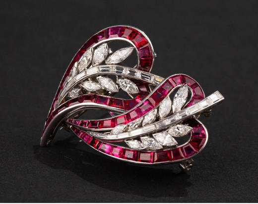 独角鹿西洋古董1945年代法国出品装饰艺术风格「双爱心」造型铂金镶嵌红宝石及钻石胸针 带原盒 商品图5