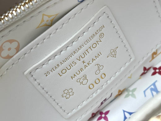 秋冬特惠💰1650 渠道级LV 新品 te级LV 动态芯片 M13253/M48865白拼紫三彩款 本款 Capucines手袋 商品图7