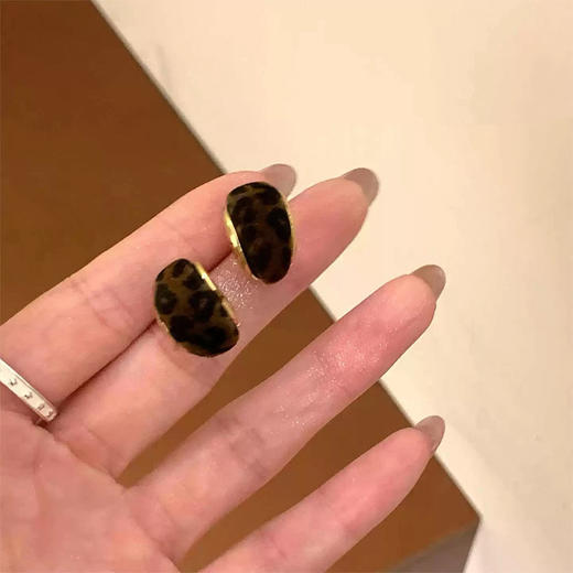 复古豹纹设计轻奢个性银针耳环-纪念日百货门店同款168046563 商品图2