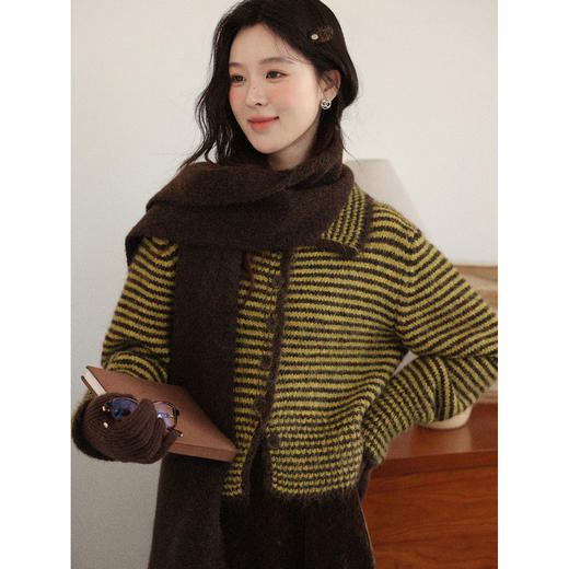 鹿向南「坠红叠翠」黄绿条纹法式开衫女秋冬款宽松小众复古风毛衣 商品图3